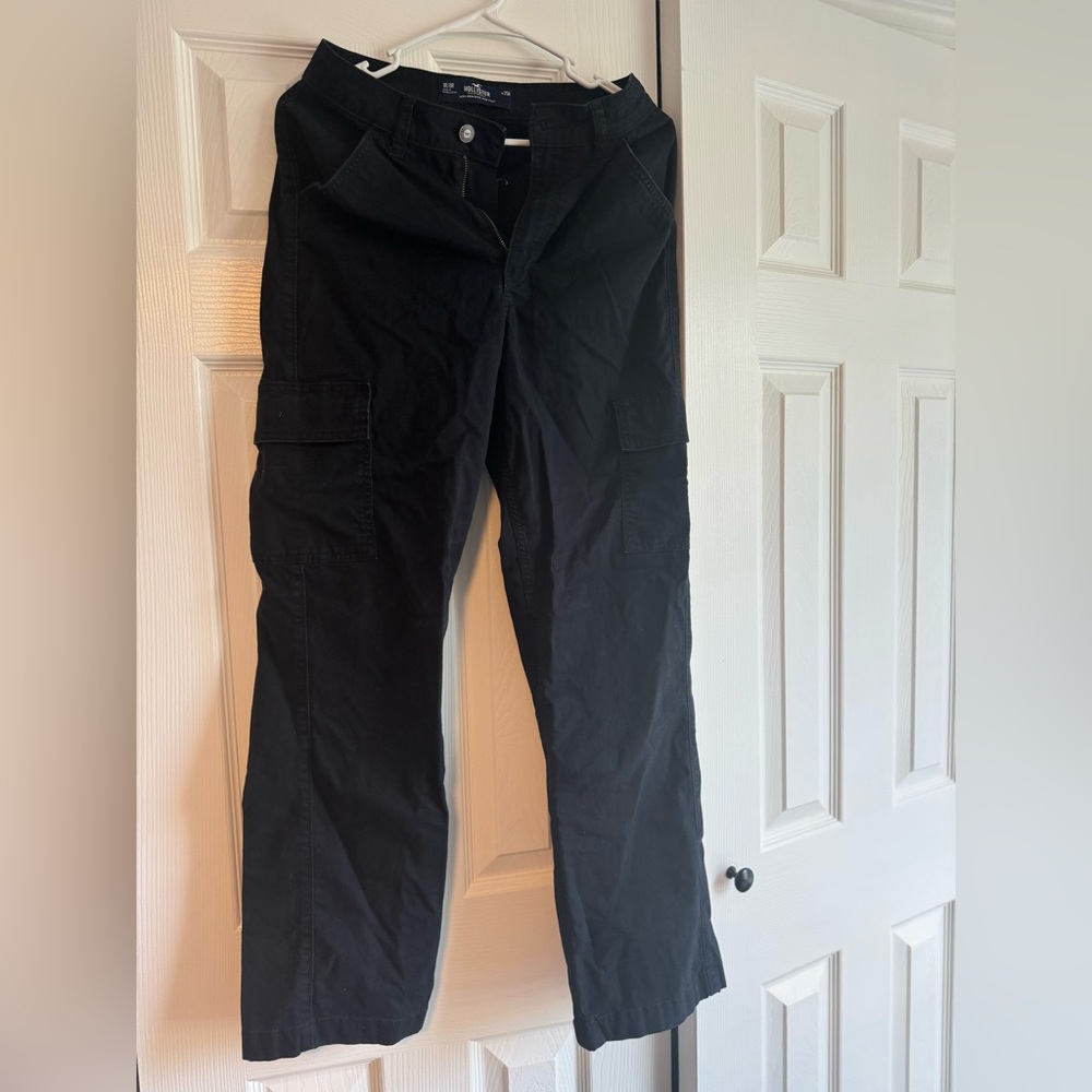 Hollister Woman’s Black Cargo Pants
